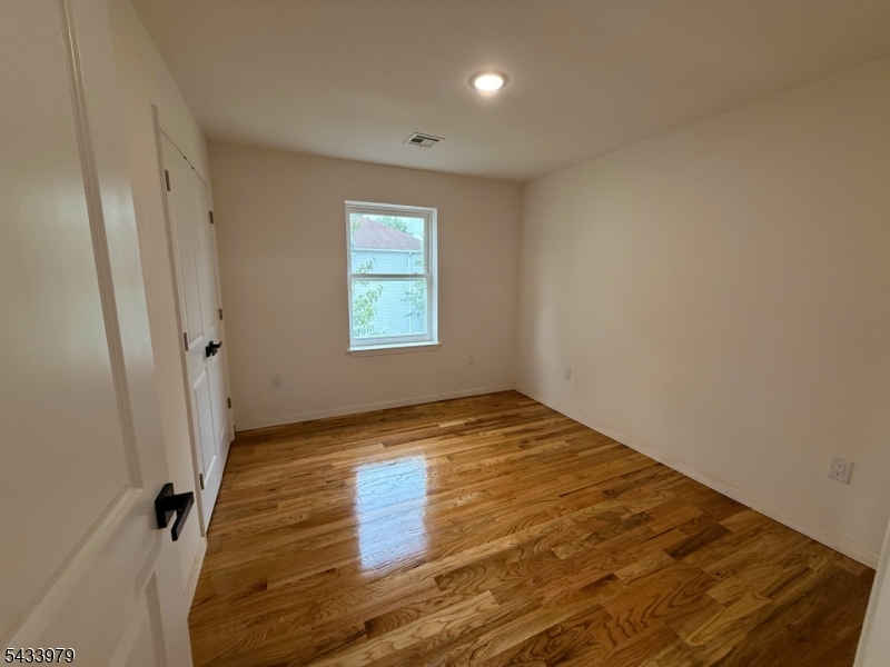 144 Fabyan Place Newark NJ 07112