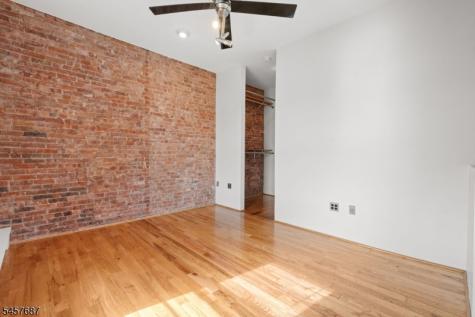 72 Columbia Street Newark NJ 07102