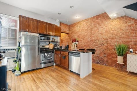 72 Columbia Street Newark NJ 07102