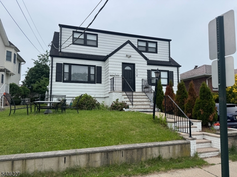 218 Bell Avenue Lodi NJ 07644