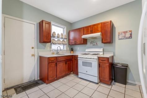 665 Grove Street Irvington NJ 07111