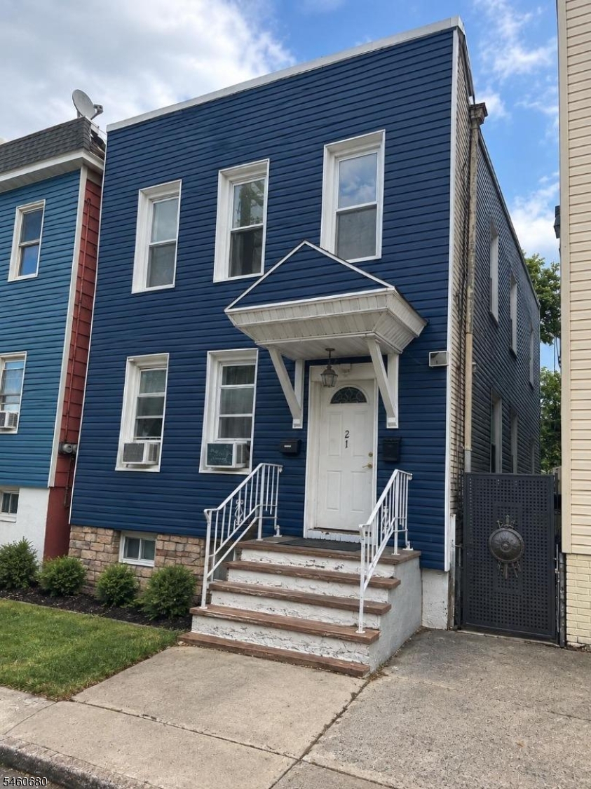 21 Summer Street Lodi NJ 07644