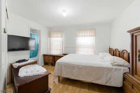 10 John Street Carteret NJ 07008