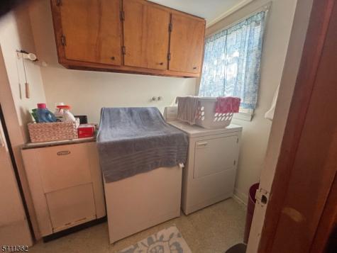 2 Park Drive North West Orange NJ 07052