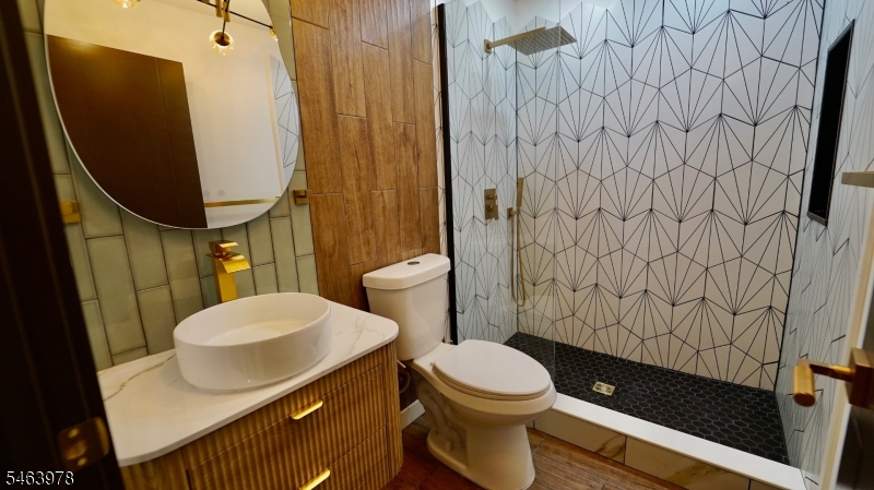 805 3RD Avenue Elizabeth NJ 07202