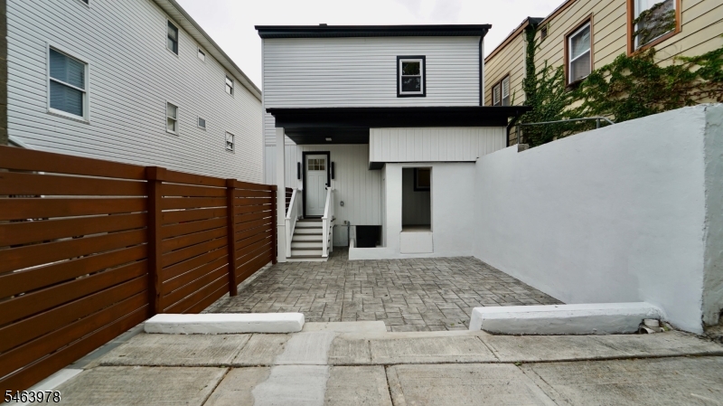 805 3RD Avenue Elizabeth NJ 07202