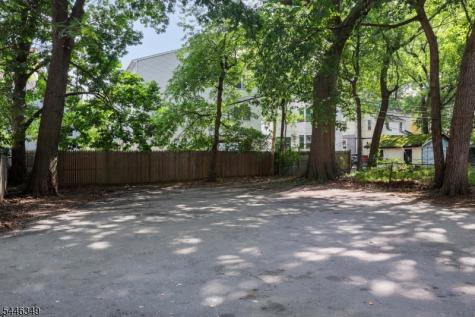 92 Chestnut Street East Orange NJ 07018