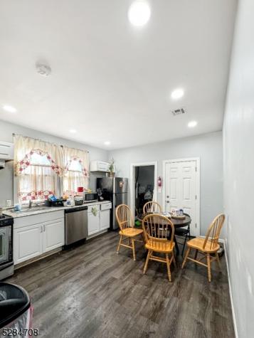132 Ridge Street Newark NJ 07104
