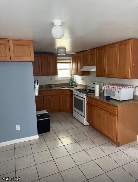 228 Elm Street Newark NJ 07105
