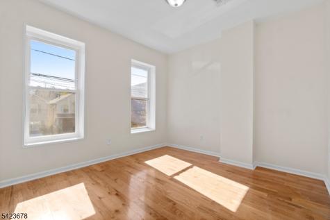 435 S 17th Street Newark NJ 07103