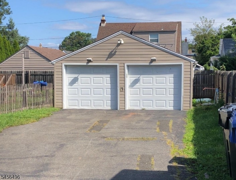 32 Avenel Street Woodbridge NJ 07001