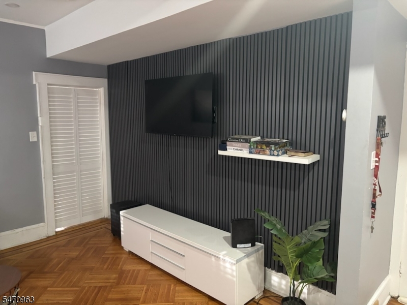 271 Leslie Street Newark NJ 07112