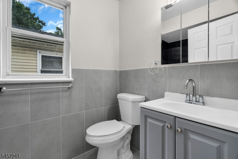 232 4TH Street Newark NJ 07107