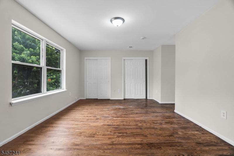 232 4TH Street Newark NJ 07107