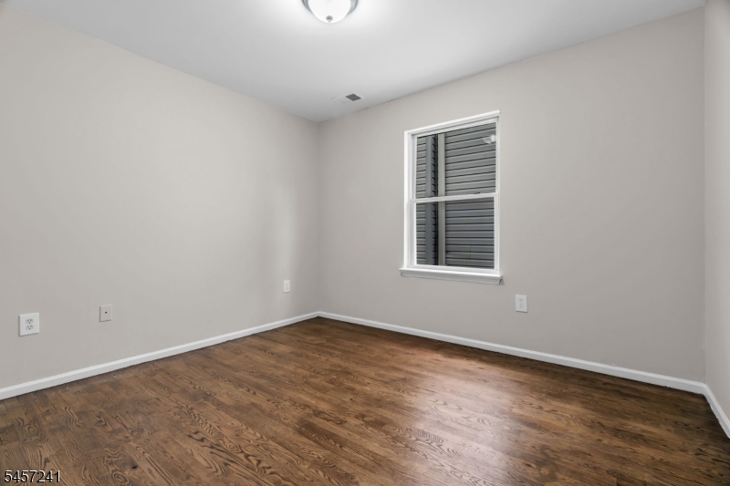 232 4TH Street Newark NJ 07107
