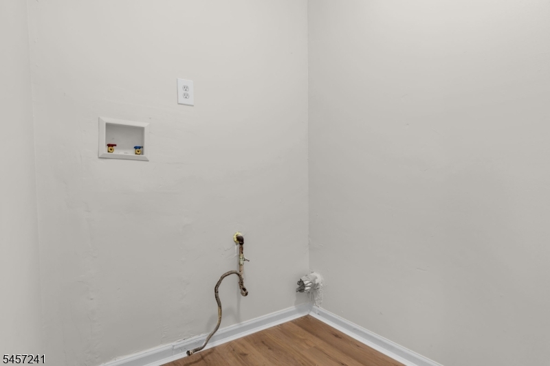 232 4TH Street Newark NJ 07107