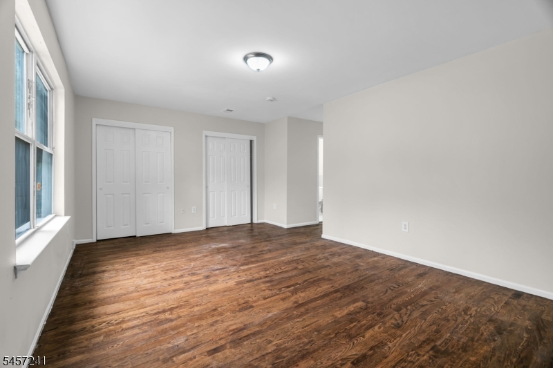 232 4TH Street Newark NJ 07107