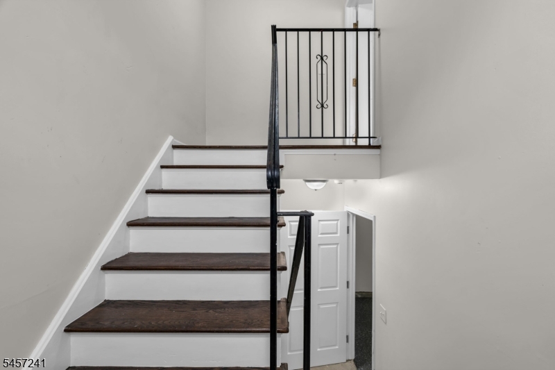 232 4TH Street Newark NJ 07107
