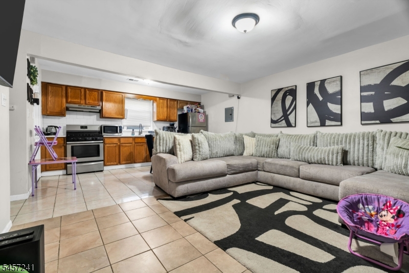 232 4TH Street Newark NJ 07107
