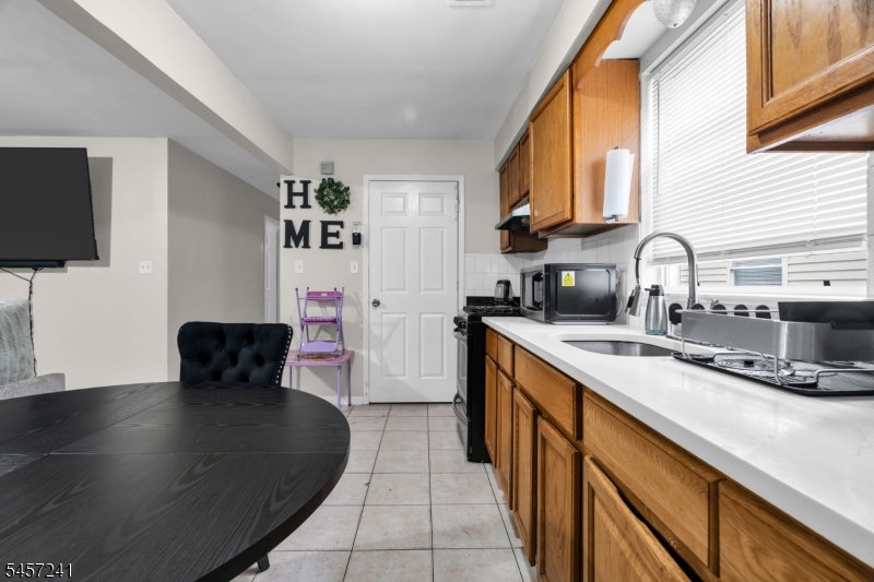 232 4TH Street Newark NJ 07107