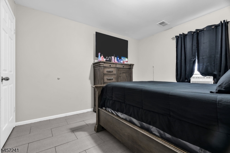 232 4TH Street Newark NJ 07107