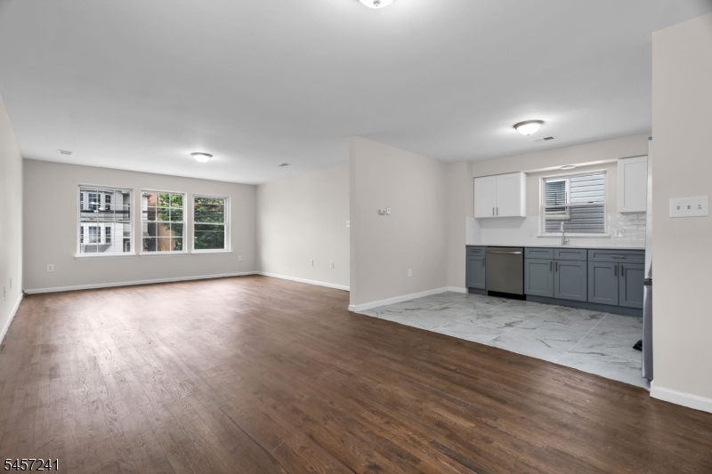232 4TH Street Newark NJ 07107