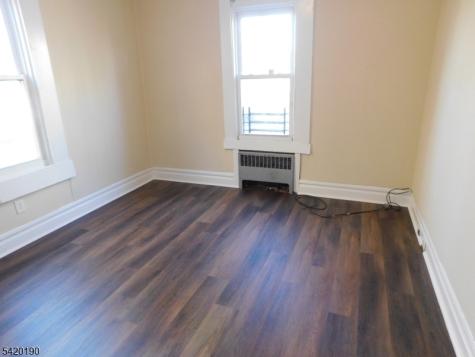 282 Renner Avenue Newark NJ 07112