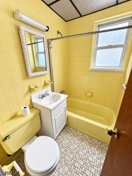7417 4TH Avenue North Bergen NJ 07047