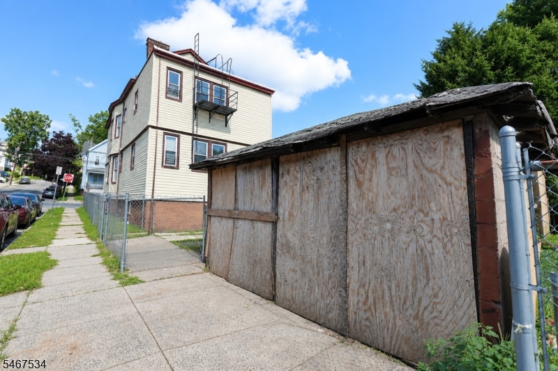 86 Stuyvesant Avenue Newark NJ 07106