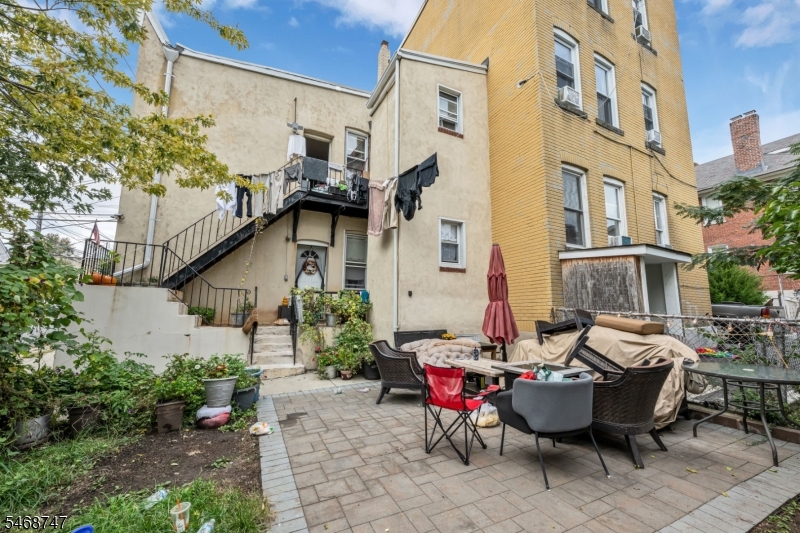 84 Westervelt Place Lodi NJ 07644