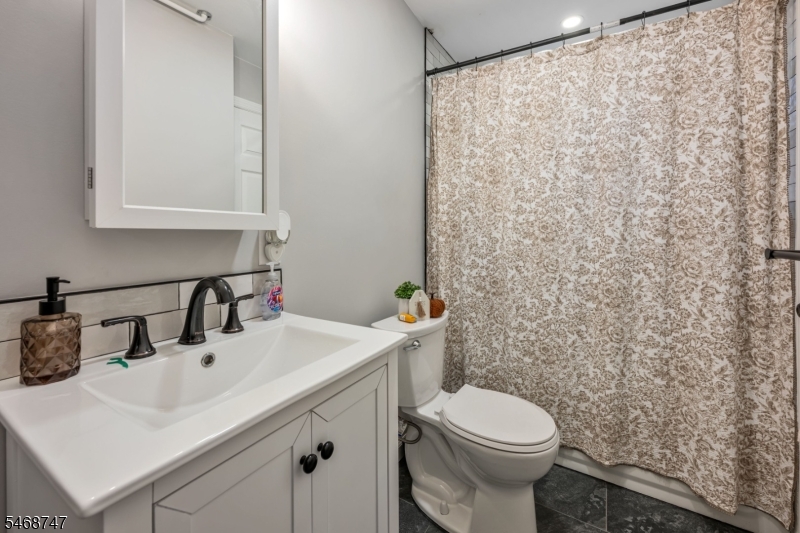 84 Westervelt Place Lodi NJ 07644