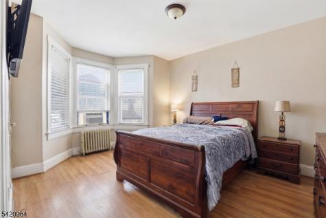 38 Schley Street Newark NJ 07112