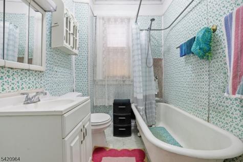 38 Schley Street Newark NJ 07112