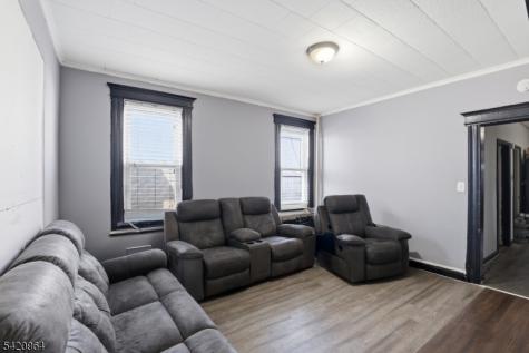 38 Schley Street Newark NJ 07112