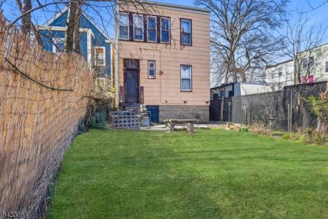 38 Schley Street Newark NJ 07112