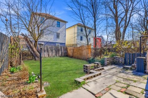 38 Schley Street Newark NJ 07112