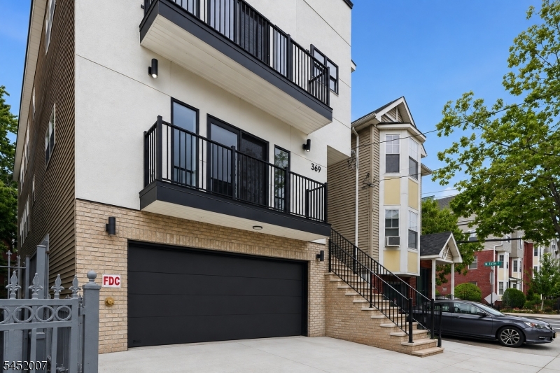 369 W 6th Avenue Newark NJ 07107