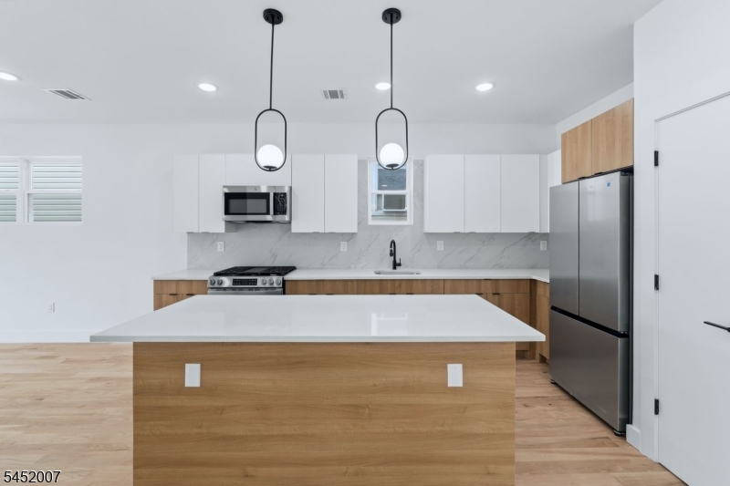 369 W 6th Avenue Newark NJ 07107