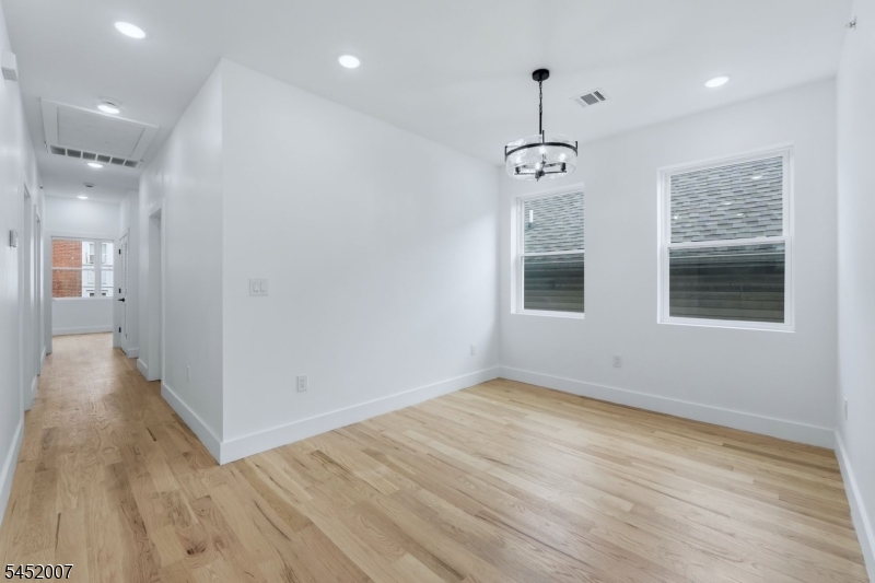369 W 6th Avenue Newark NJ 07107