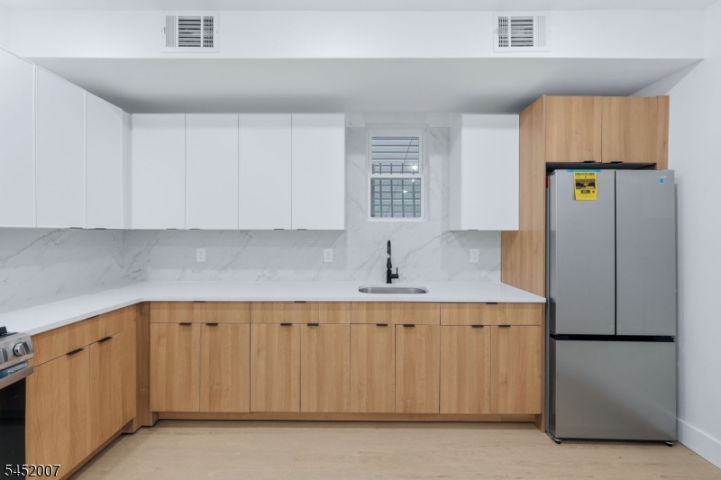 369 W 6th Avenue Newark NJ 07107