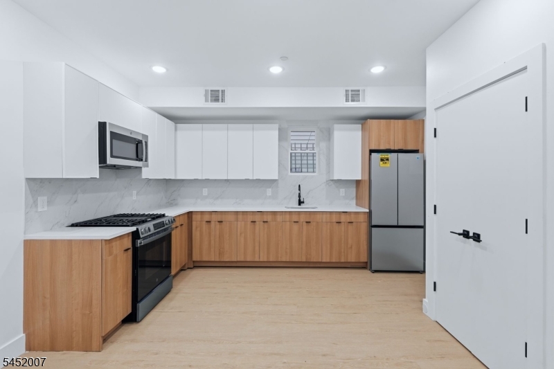 369 W 6th Avenue Newark NJ 07107