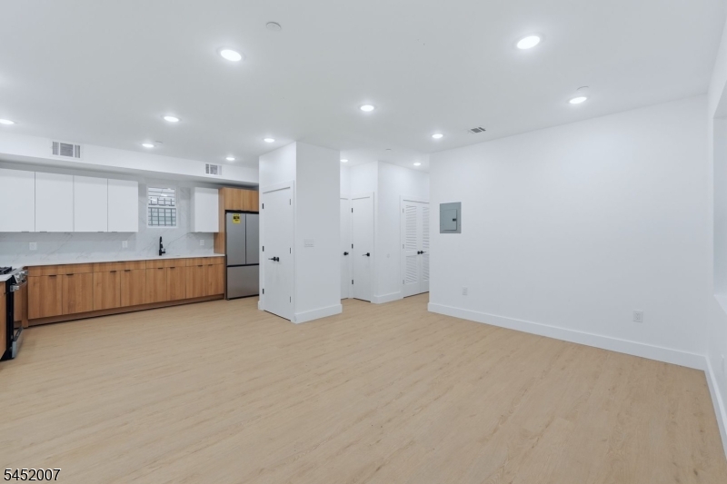 369 W 6th Avenue Newark NJ 07107