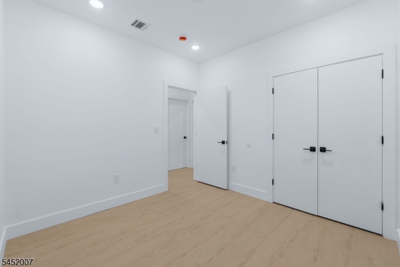 369 W 6th Avenue Newark NJ 07107