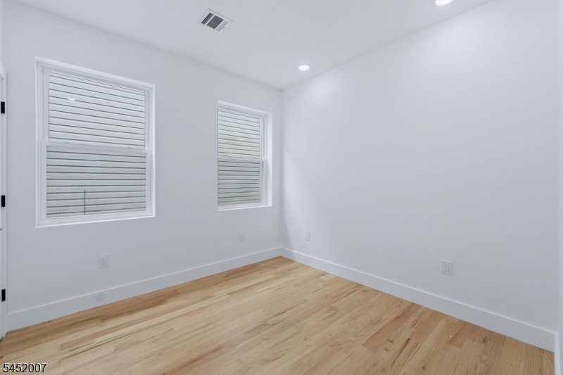 369 W 6th Avenue Newark NJ 07107