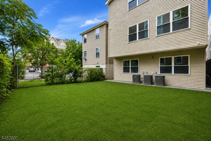 369 W 6th Avenue Newark NJ 07107