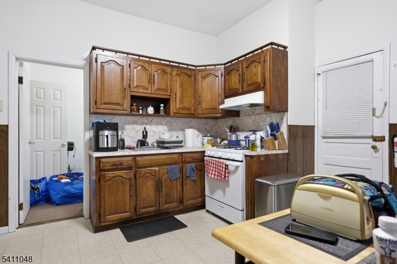 23 Fillmore Street Newark NJ 07105