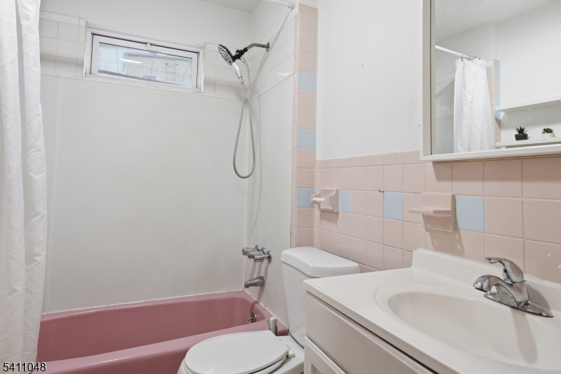 23 Fillmore Street Newark NJ 07105