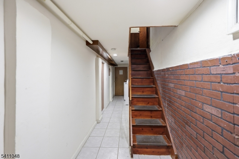 23 Fillmore Street Newark NJ 07105