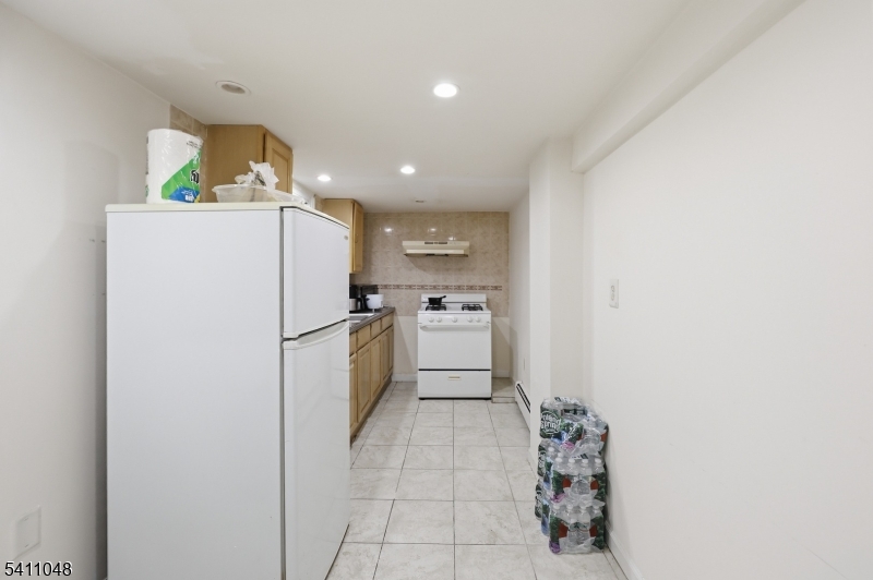 23 Fillmore Street Newark NJ 07105