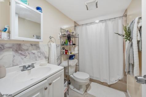 34 Henry Street Woodbridge NJ 07064